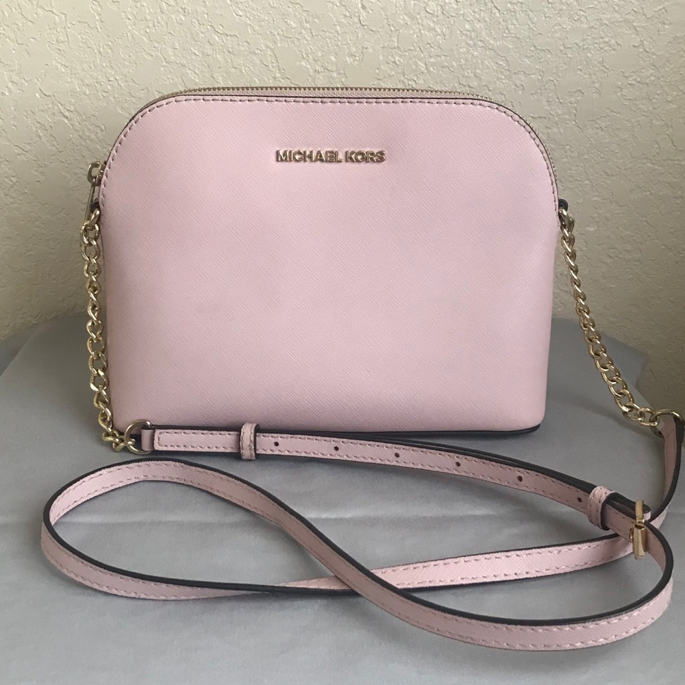 Crossbody Michael Kors purse